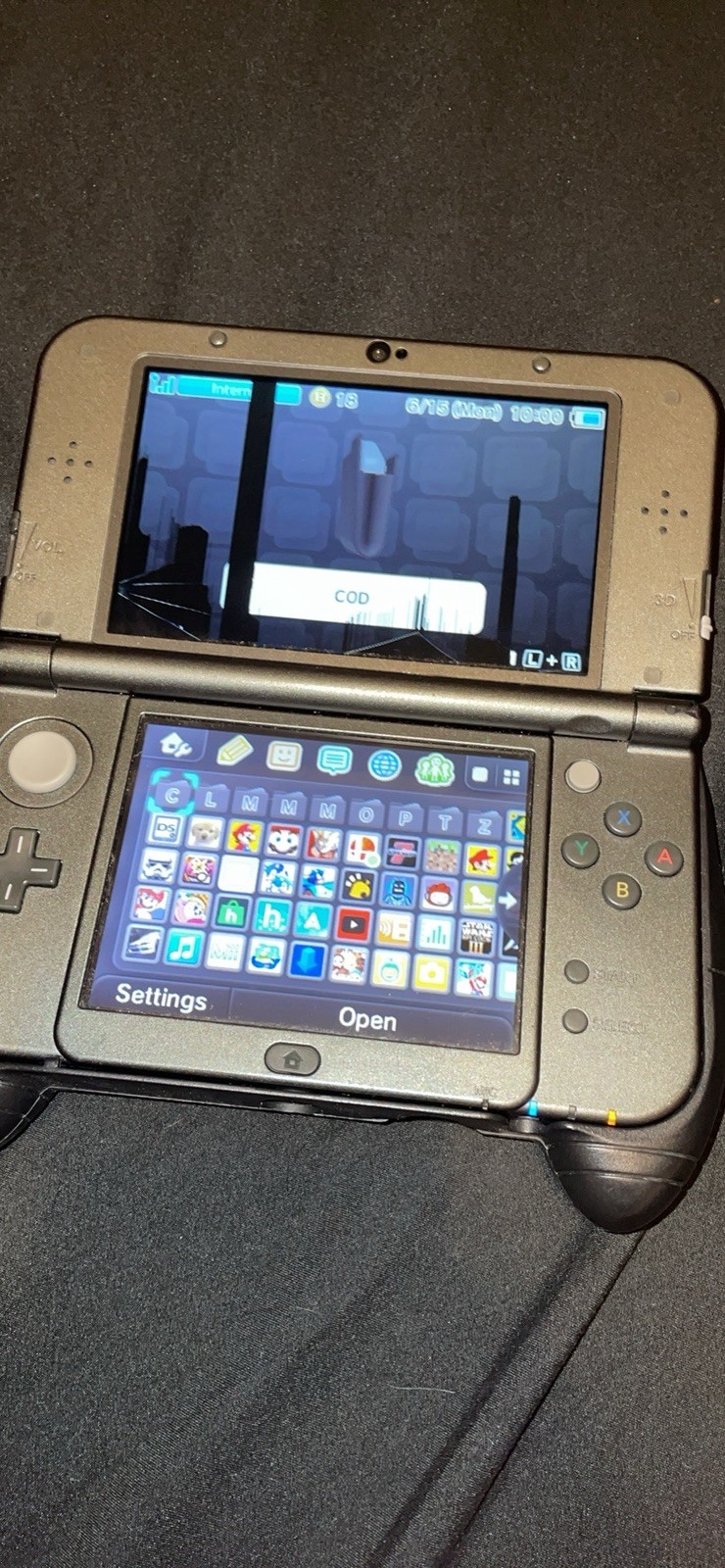 Nintendo new 3DS XL Gray Handheld System Console Wi-Fi, Headphone Jack