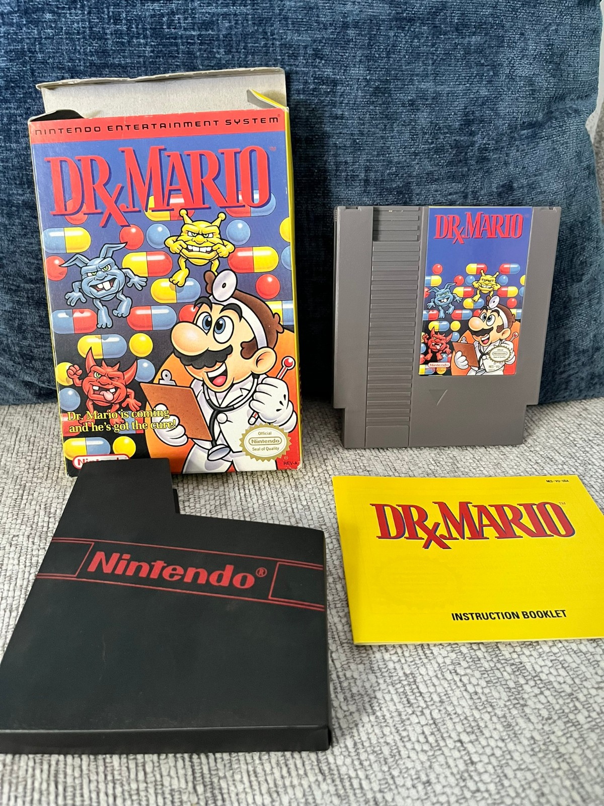 Dr. Mario (Nintendo NES, 1990) CIB, Complete in Box! Tested and Working!
