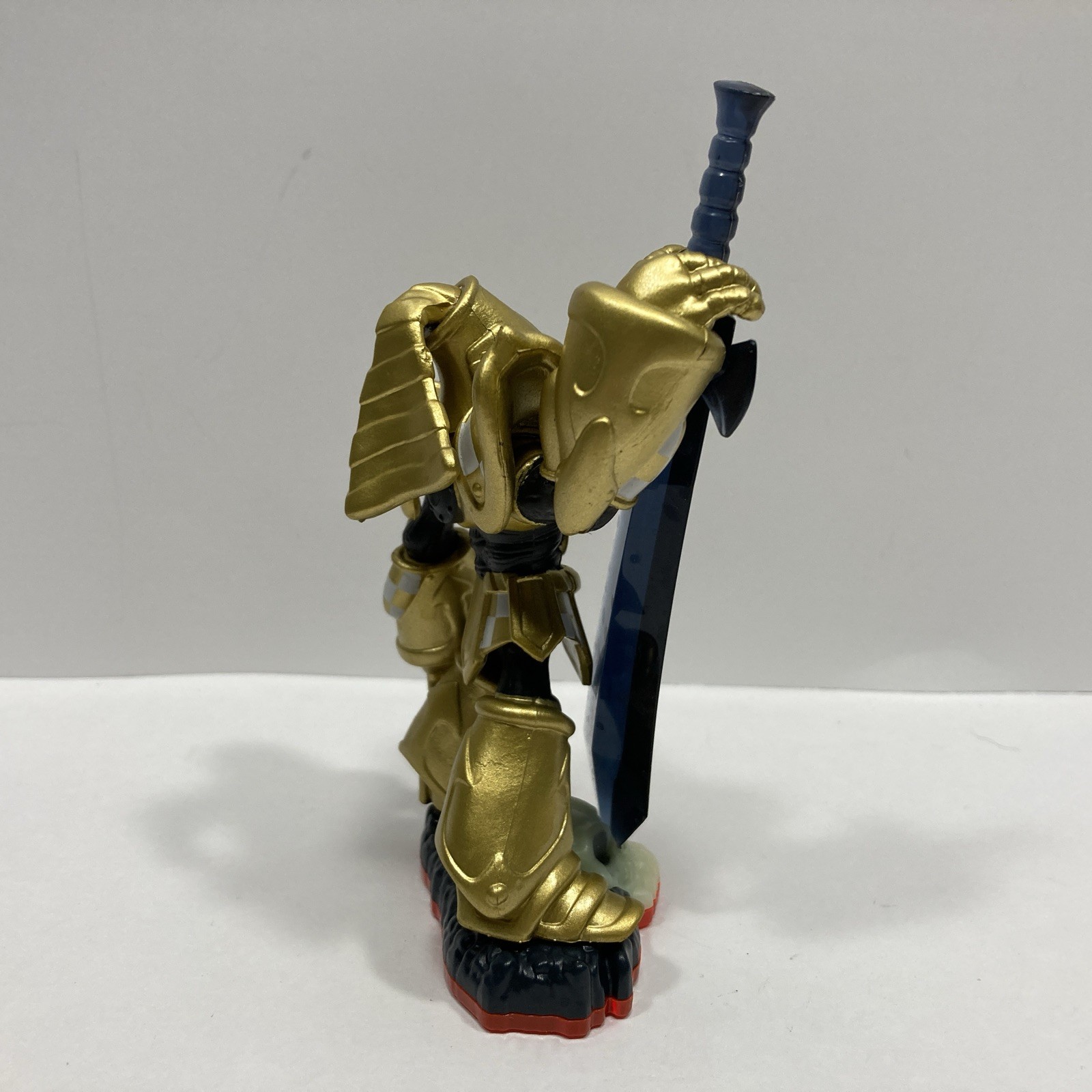 Skylanders Trap Team Trap Master Nitro Krypt King Figure
