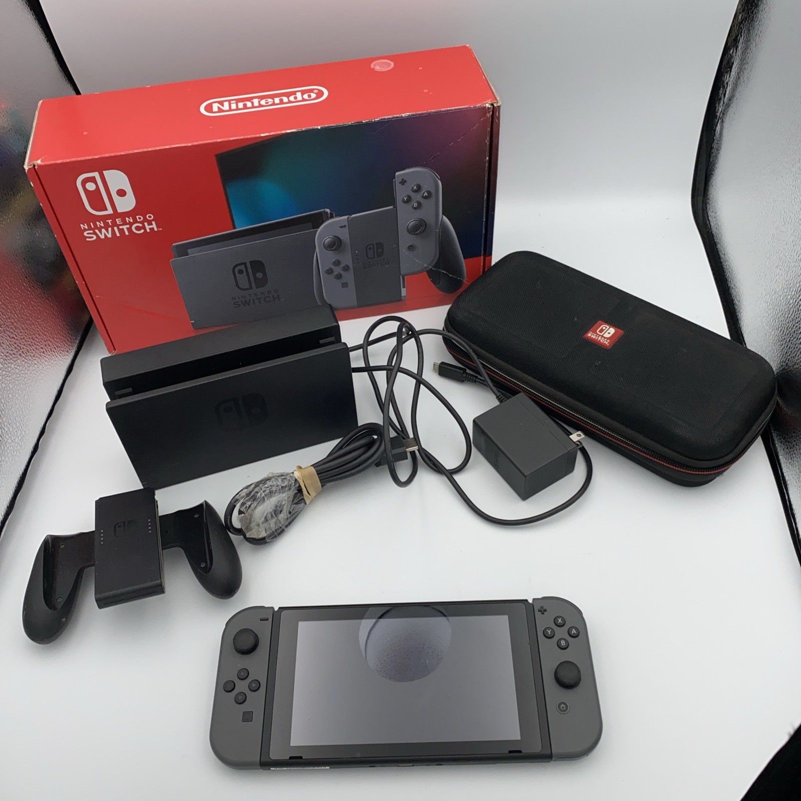 Nintendo Switch Complete With Box And Carrying Case Tested And Working