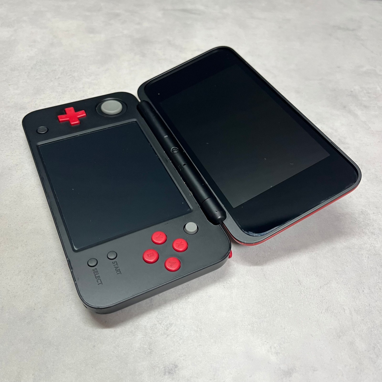 New Nintendo 2DS XL LL Mario Kart 7 Red Black Console Stylus Working Tested Good