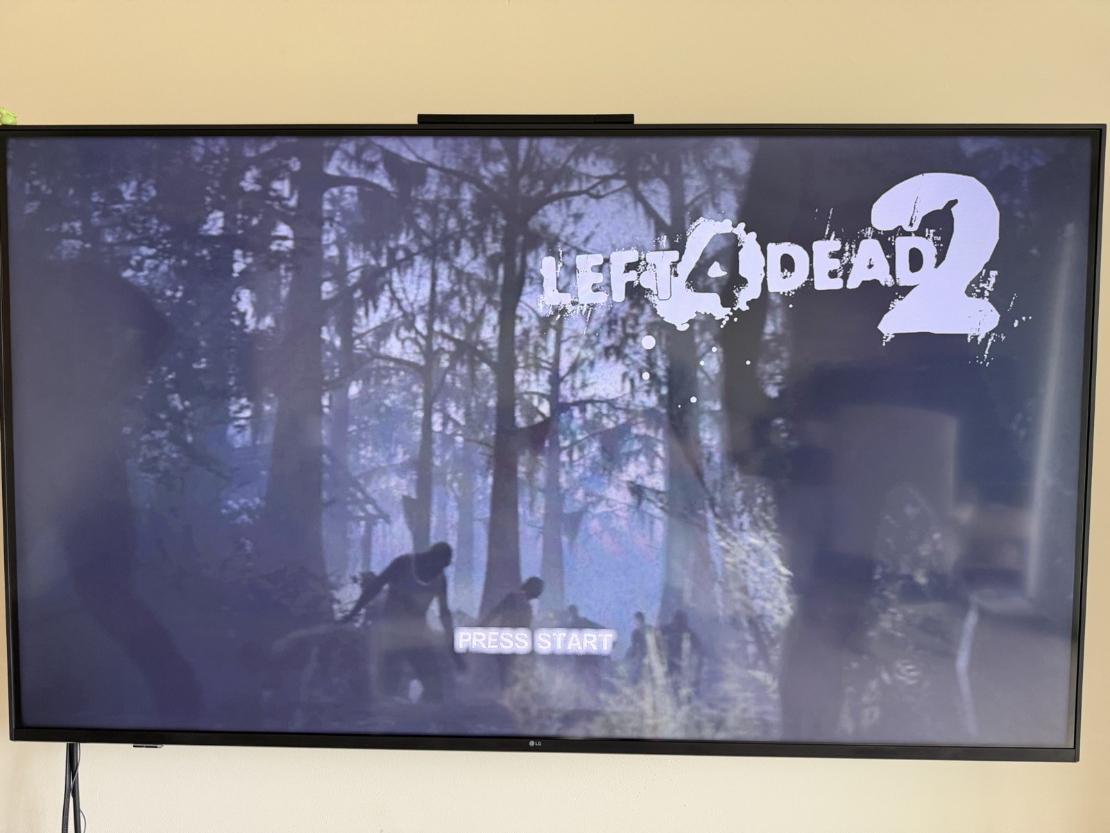 Left 4 Dead 2 – Xbox 360 Disk & Case, No Manual, Tested Working, Used