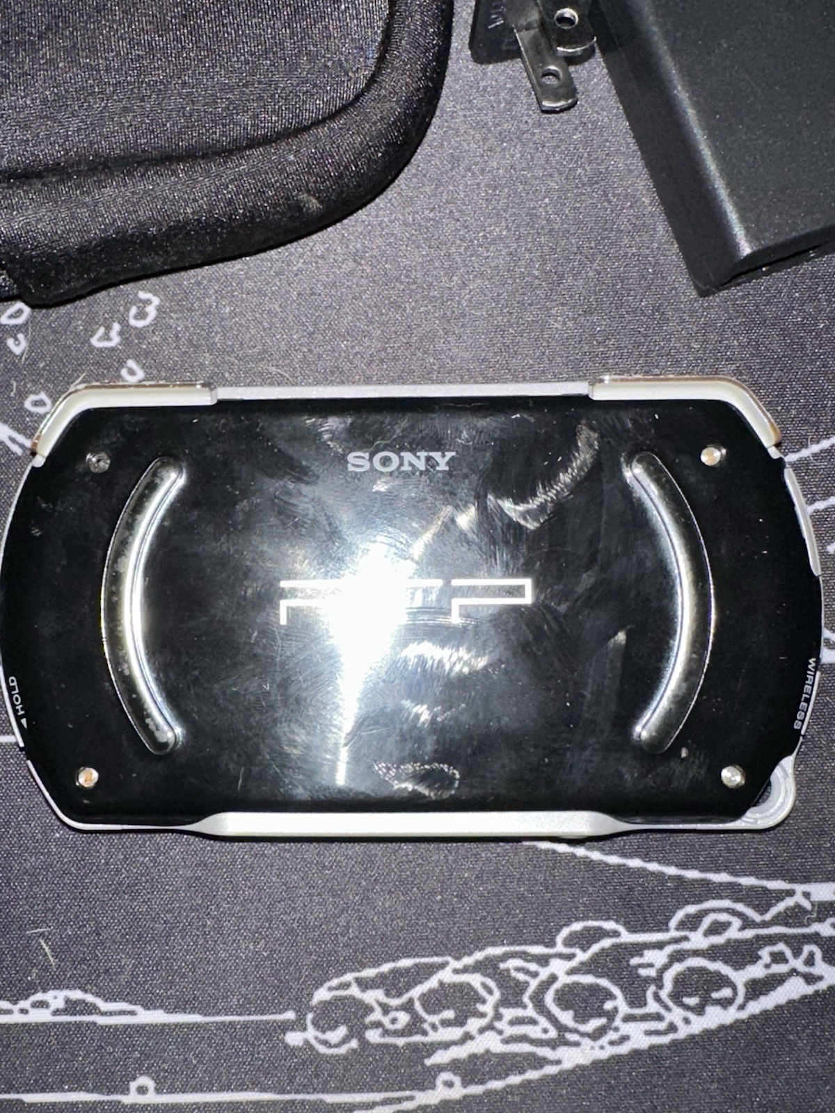 Sony PlayStation Portable PSP Go Piano Black Console Charger Tested