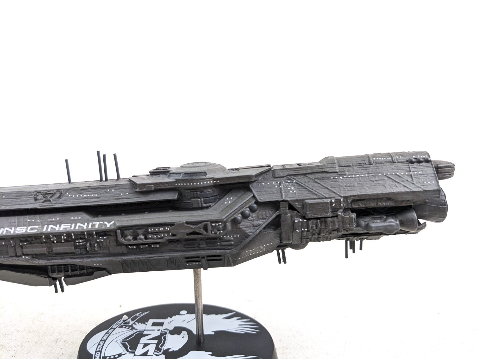 Dark Horse Deluxe Microsoft Halo UNSC Infinity 9″ Replica Ship Statue 2016