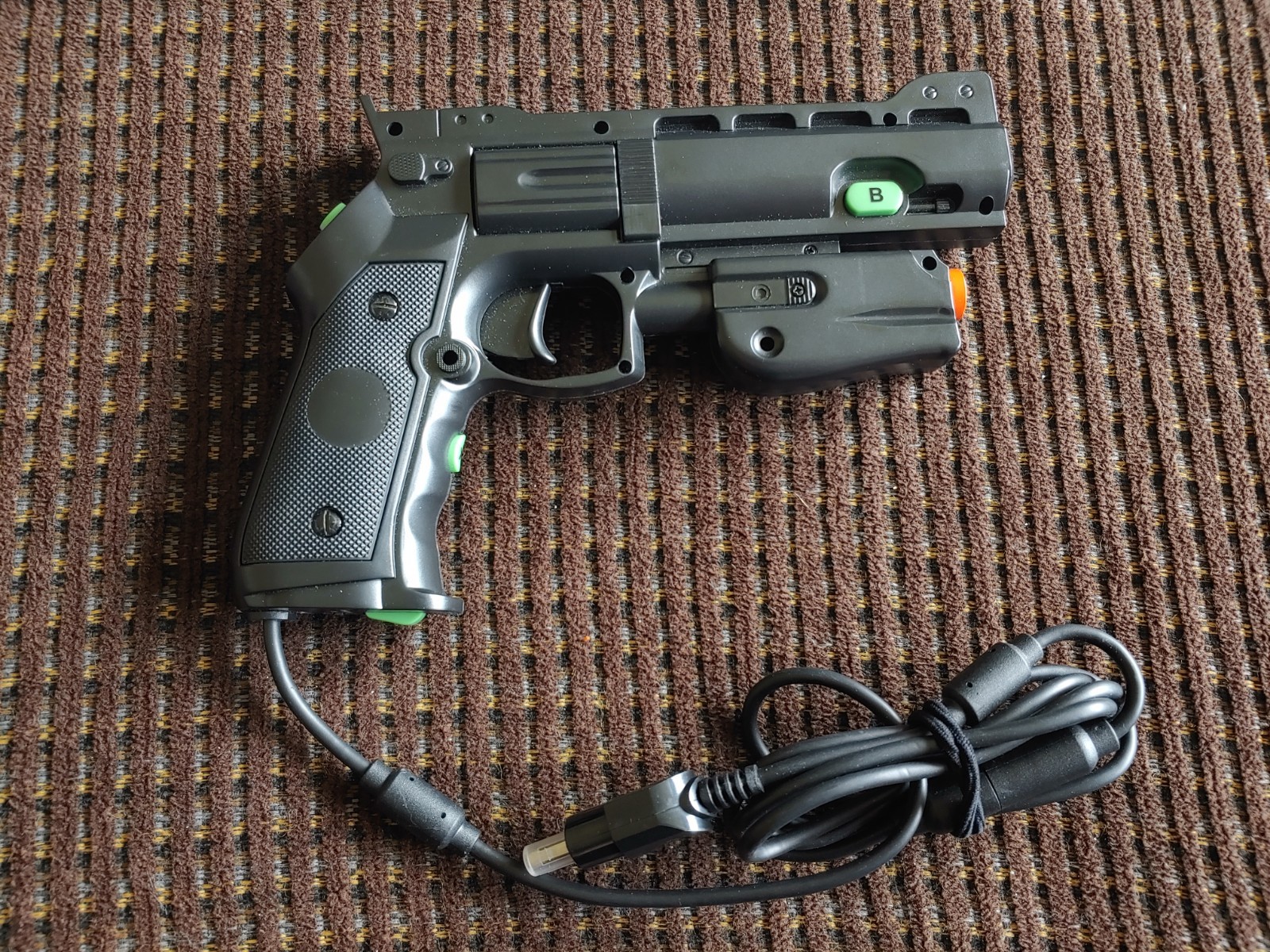 Original XBOX Yobo Boss Battle Light Gun Corded with Breakaway Cable WORKING