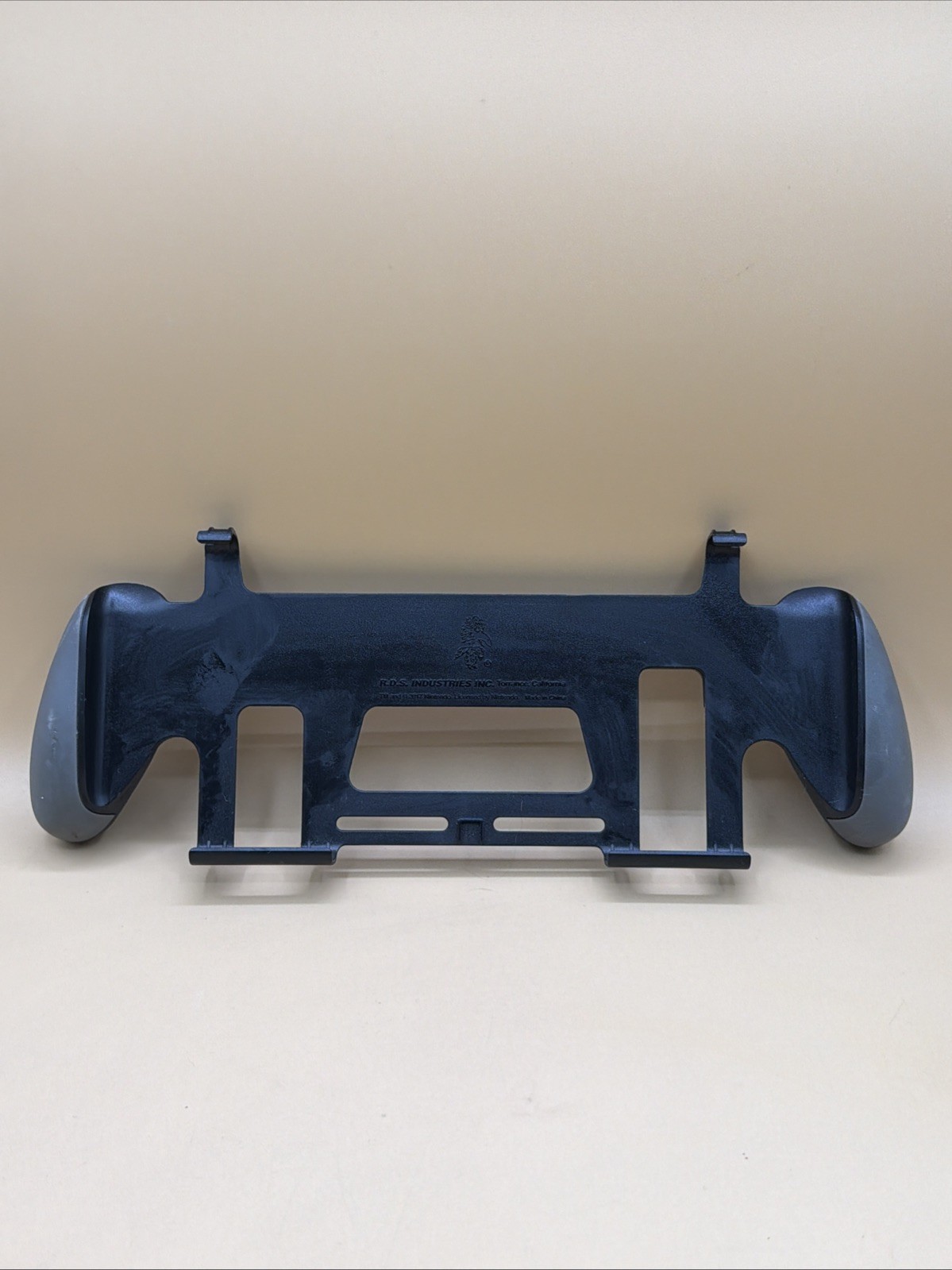 RDS Industries Gray And Black Plastic Grip For Original Grey For Nintendo 0E