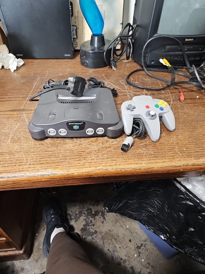 Nintendo 64 N64 & Controller. Untested
