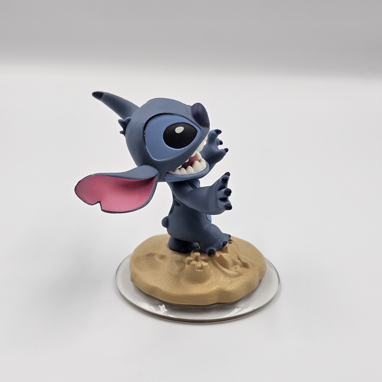 Disney Infinity 2.0 Stitch & Merida Figures w/ Power Discs Lilo & Stitch Brave