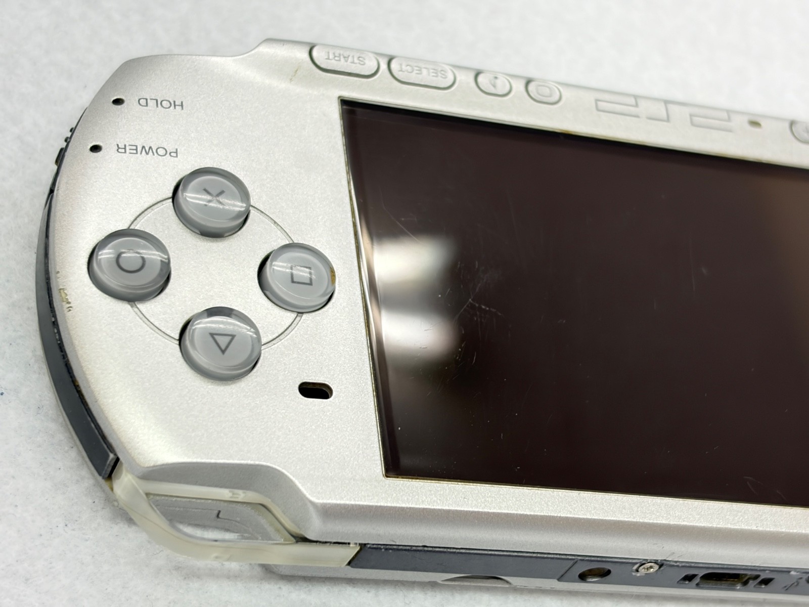 TESTED SONY PSP 3000 SILVER Console + Charger + battery + 3 game Region free 2GB