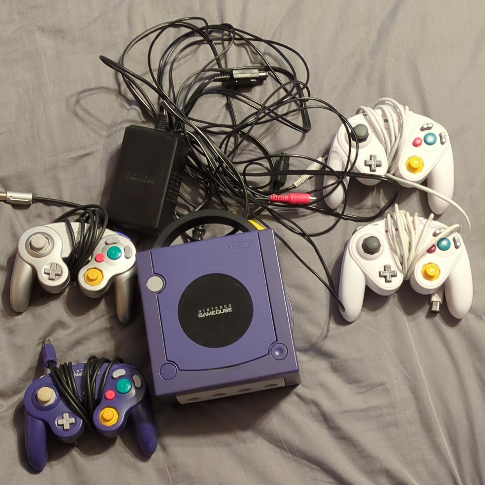 Nintendo GameCube Console with 4 Controllers(Purple, Silver,2White)and Cables