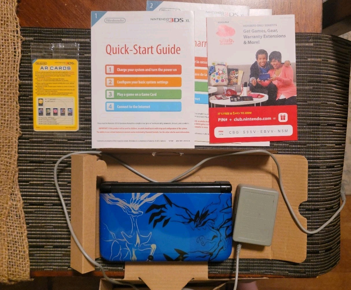 Nintendo 3DS XL Pokemon X/Y Limited Edition Blue/Black Wi-Fi 4GB NTSC-U/C
