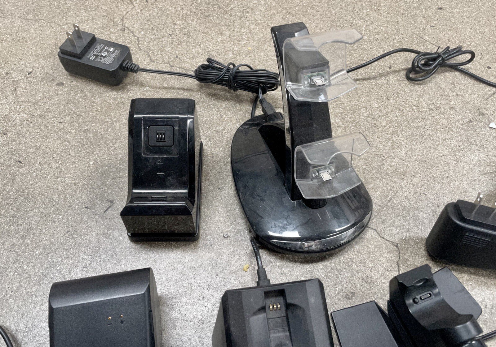 3rd Party Controller Charger Lot: PS4, Xbox 360, Wii & More