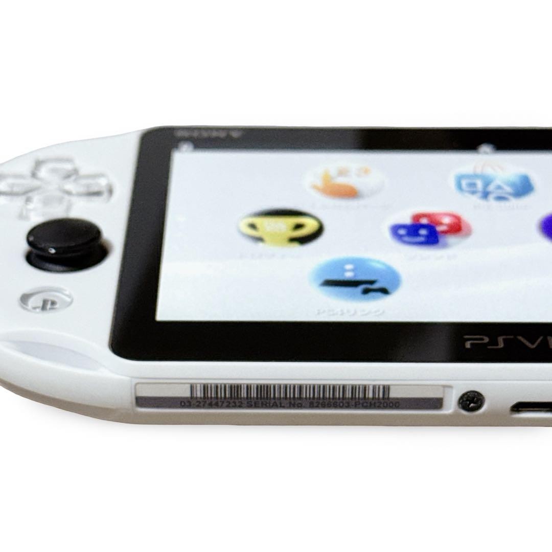 PlayStation Vita PCH-2000 Glacier White Wi-Fi Console Complete Set