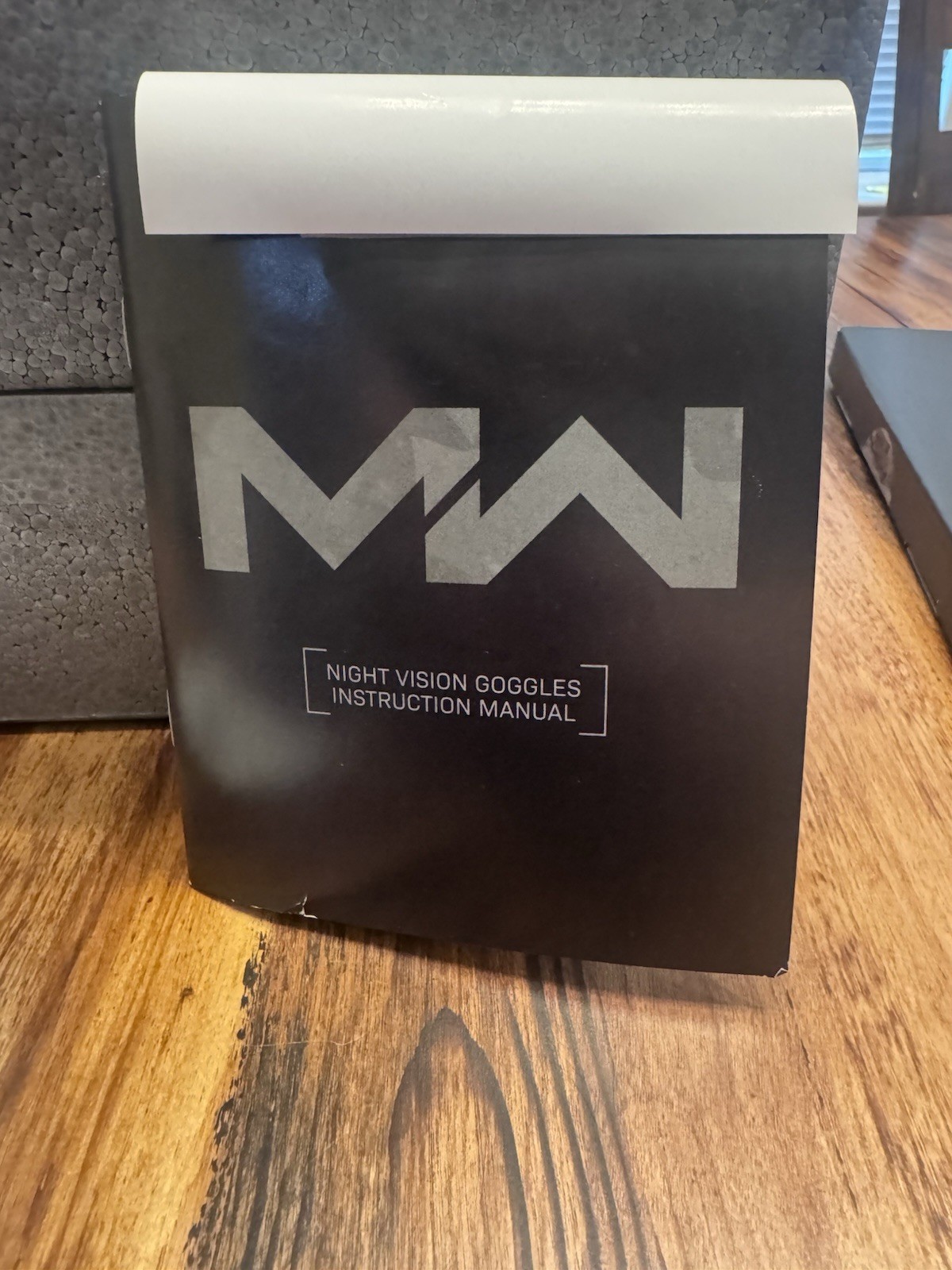 Call of Duty: Modern Warfare Dark Edition (SteelBook + NVG Kit) PS4