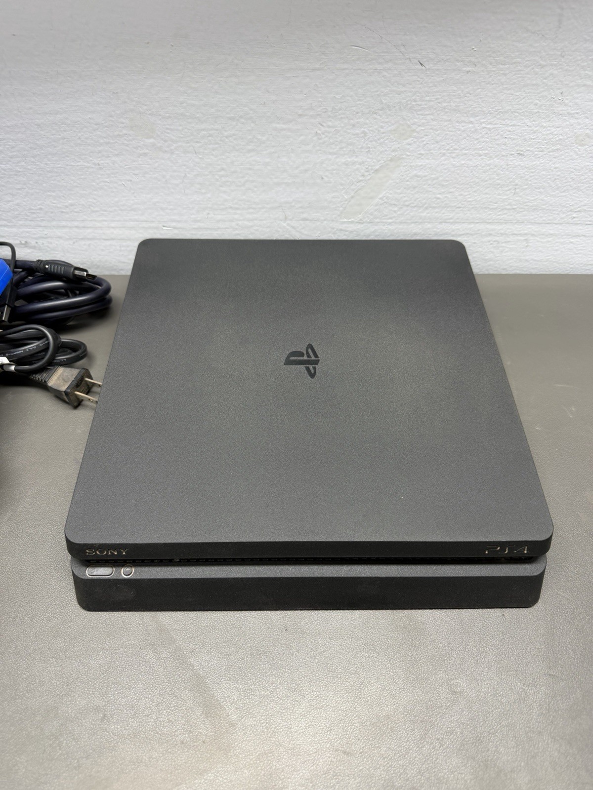 Sony PlayStation 4 Slim CUH-2215B 1TB Console With Controller and Cables – Black