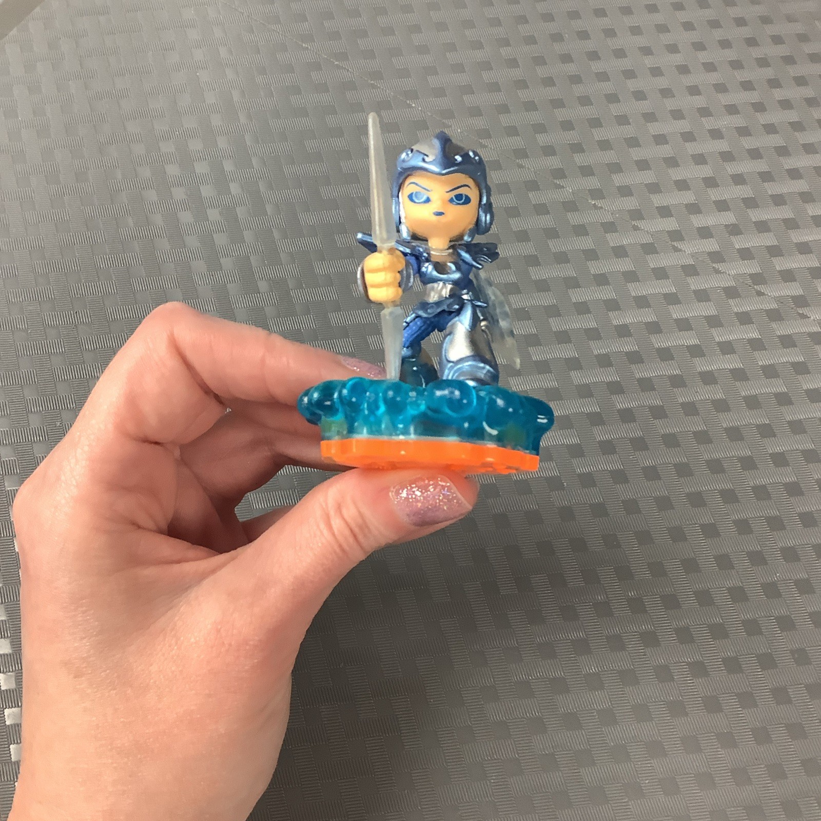 SKYLANDERS GIANTS LIGHTCORE CHILL FIGURE – WATER ELEMENT – Authentic!