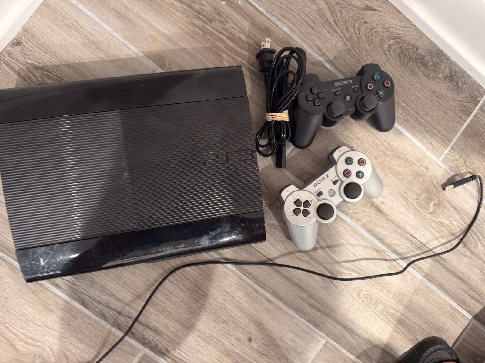 Sony PlayStation 3 250GB Console CECH-4201B – Black with 2 Controllers