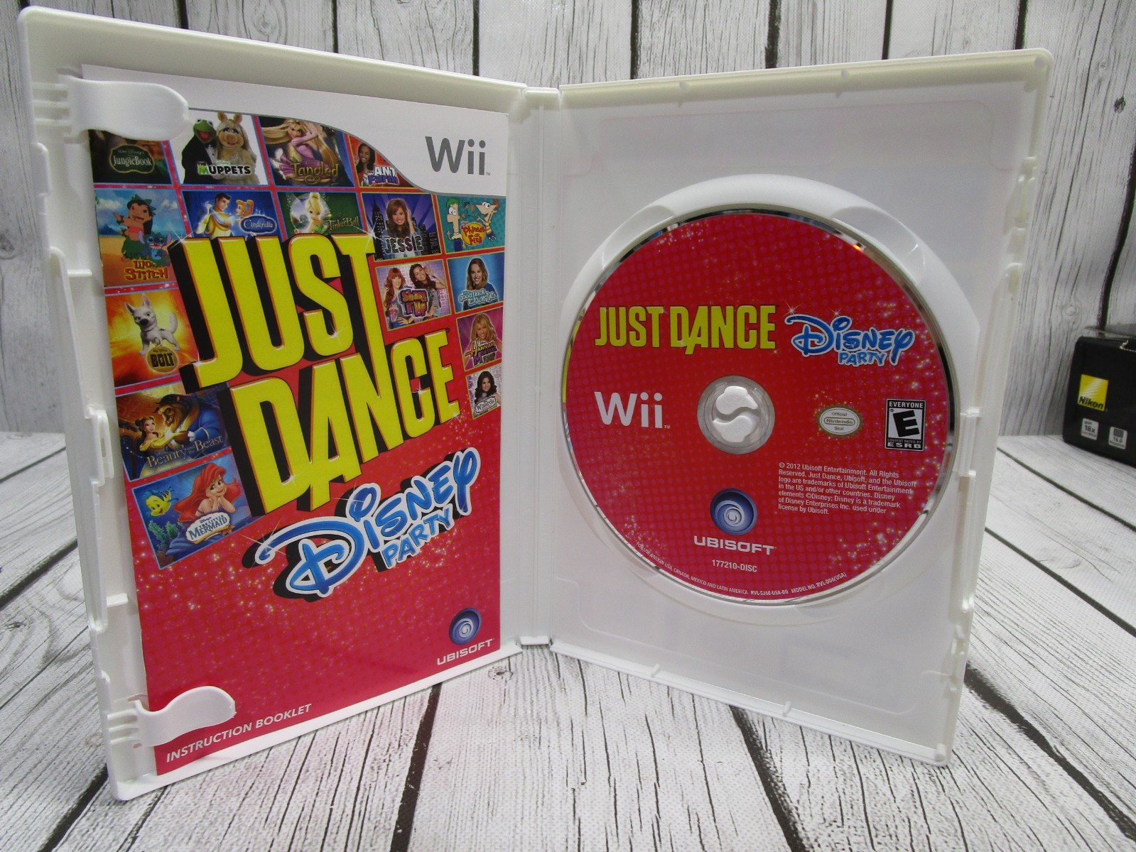 Just Dance: Disney Party (Nintendo Wii, 2012) CIB Complete – Tested & Working