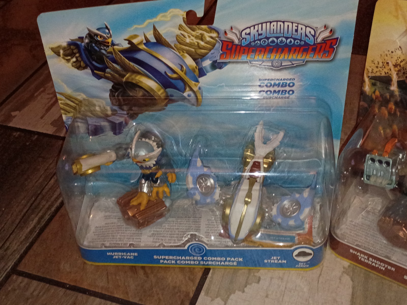 SKYLANDERS Supercharges Combo Pk HURRICANE Jet -Vac AND SHARK Tank FREE SHIPPING