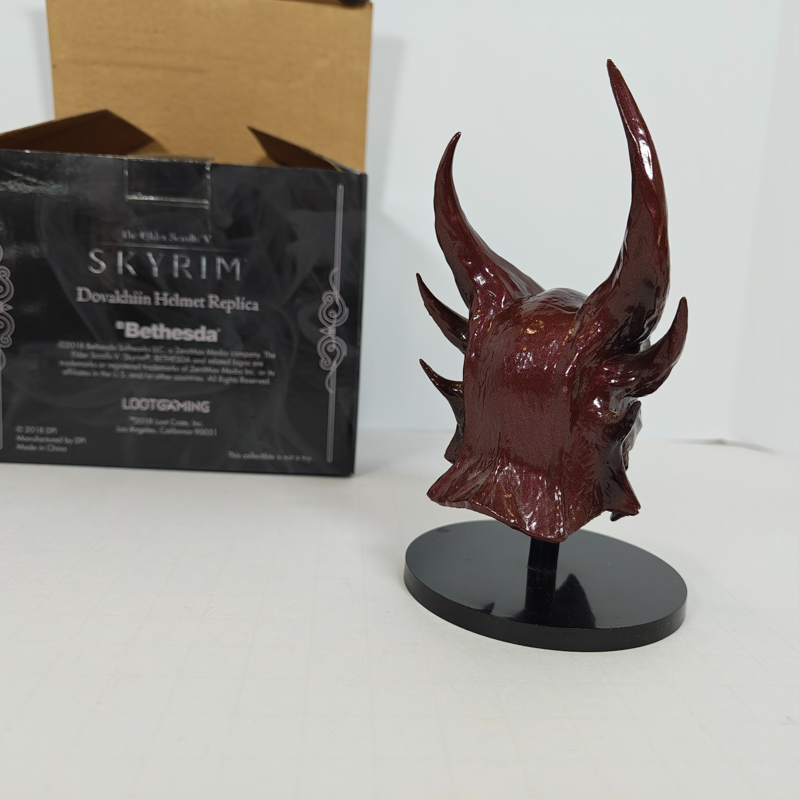 Lootcrate Replica Skyrim Decor Helmets Dovakhiin and Daedrik