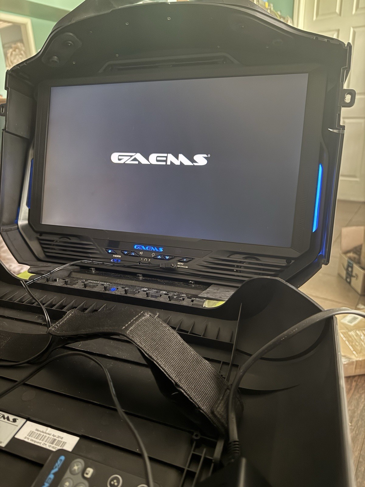 gaems vanguard g190 portable gaming monitor