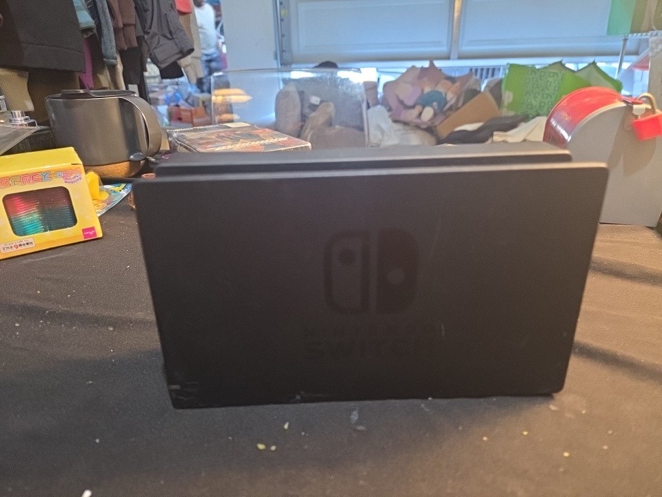 Nintendo Switch Charging Dock – No Wires – Tested Working