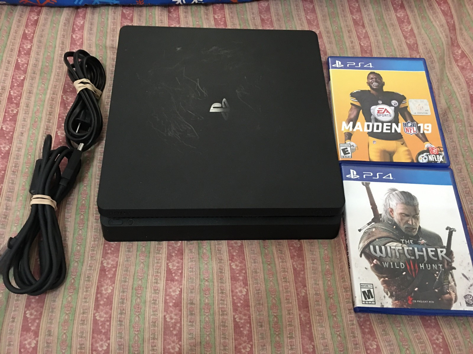 Sony PlayStation 4 slim 1tb system bundle