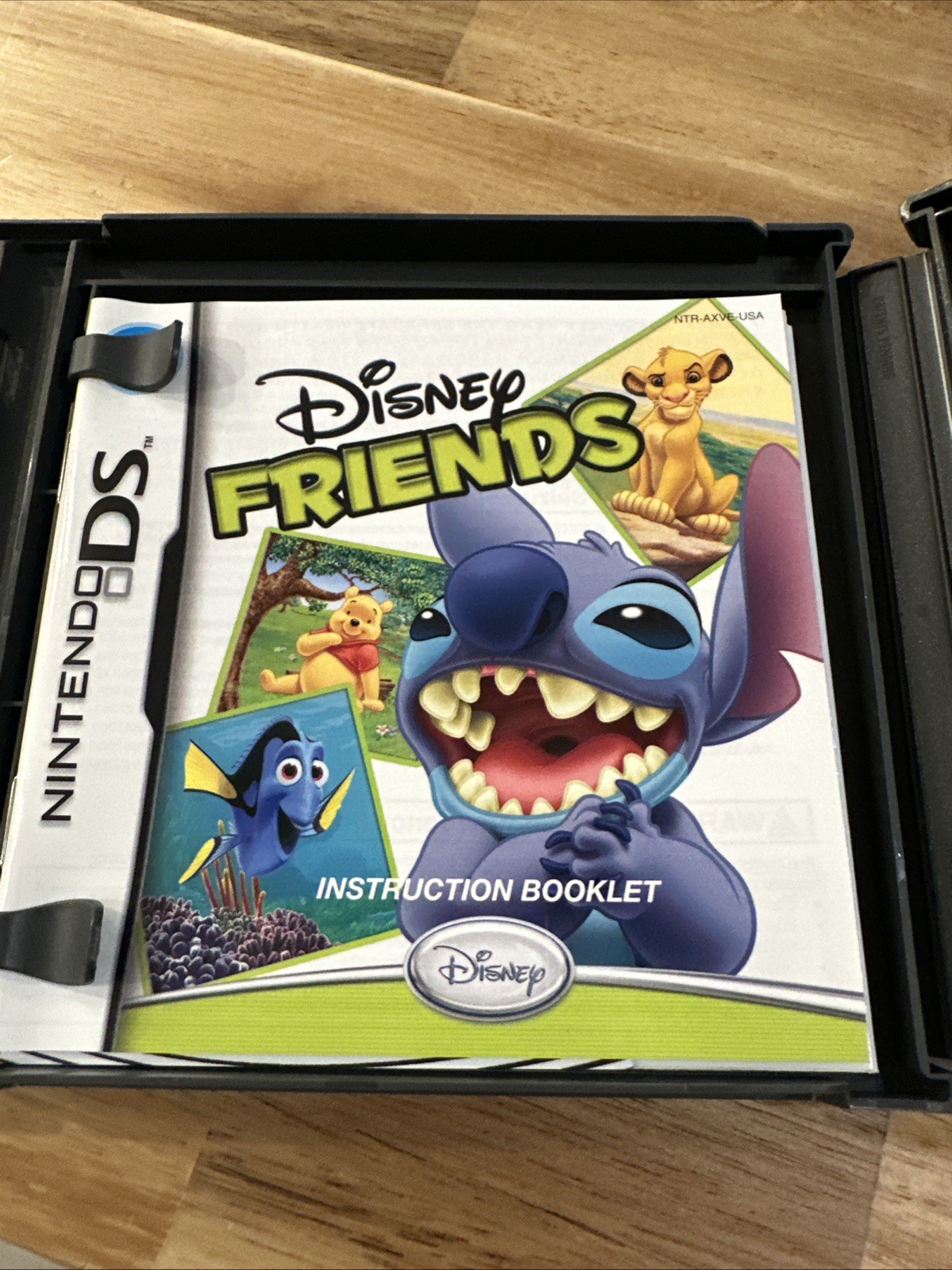 Nintendo DS – Disney Friends – Complete in Box w/ Manual Stitch Winnie The Pooh