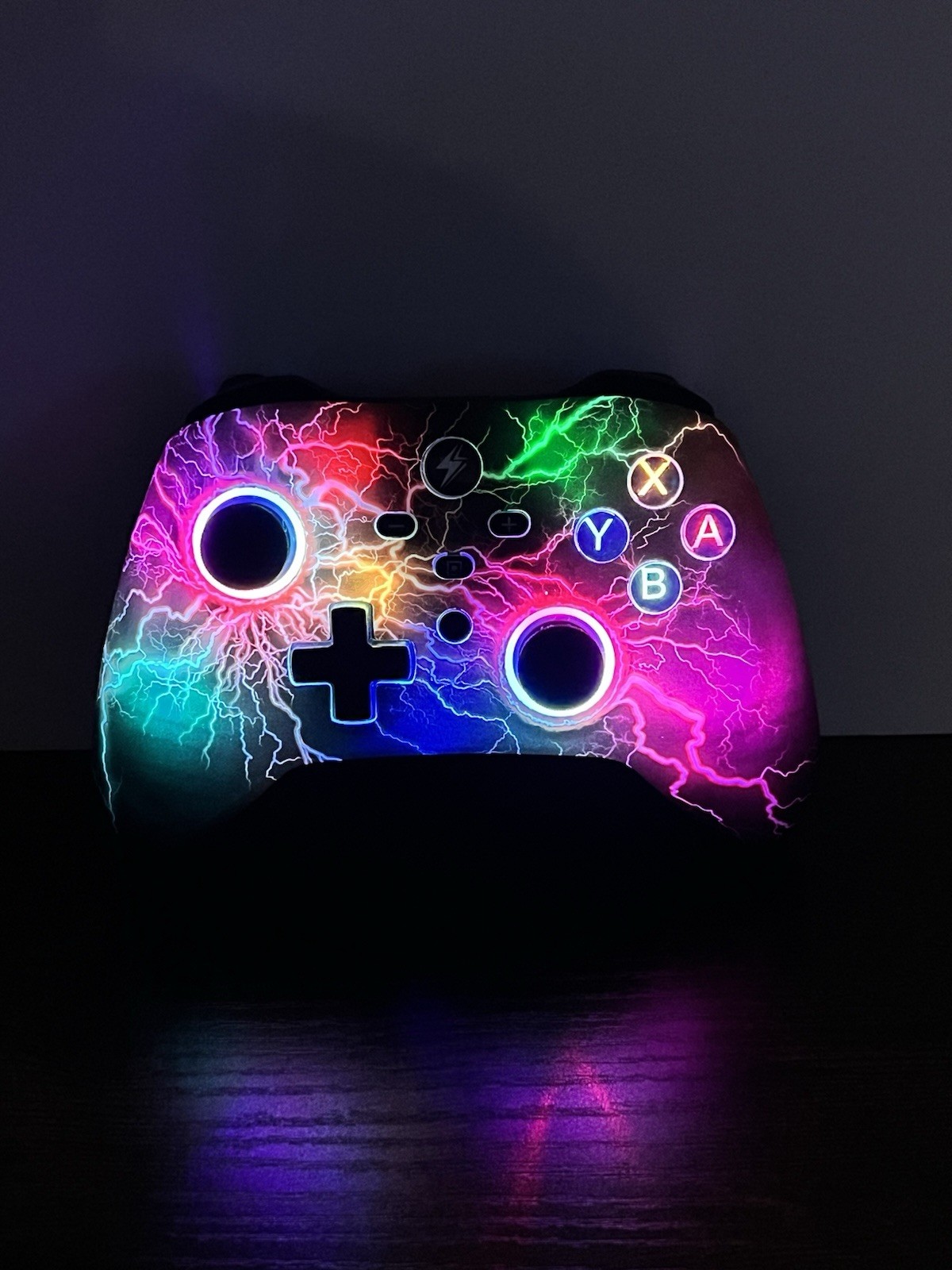 Wireless Switch Controller B01 for Nintendo Switch Lights Up With Charger Tested