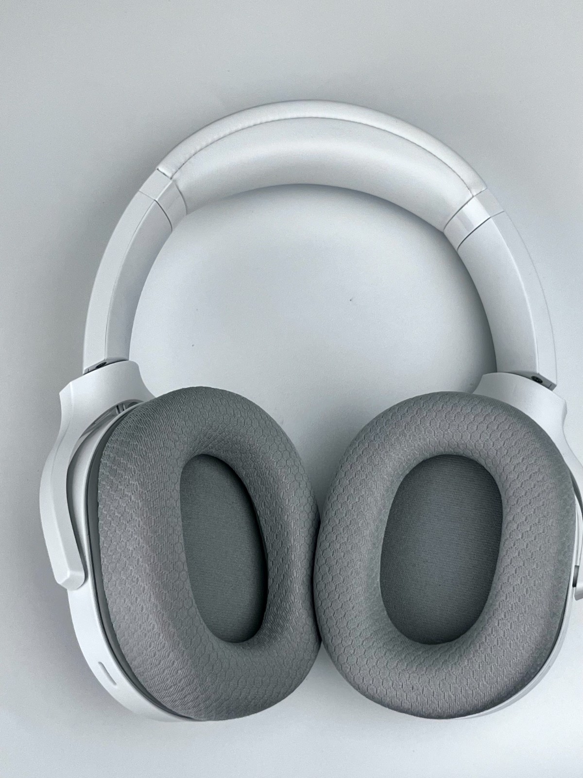 Razer Barracuda X Wireless Bluetooth Gaming Headset Mercury White – Headset only