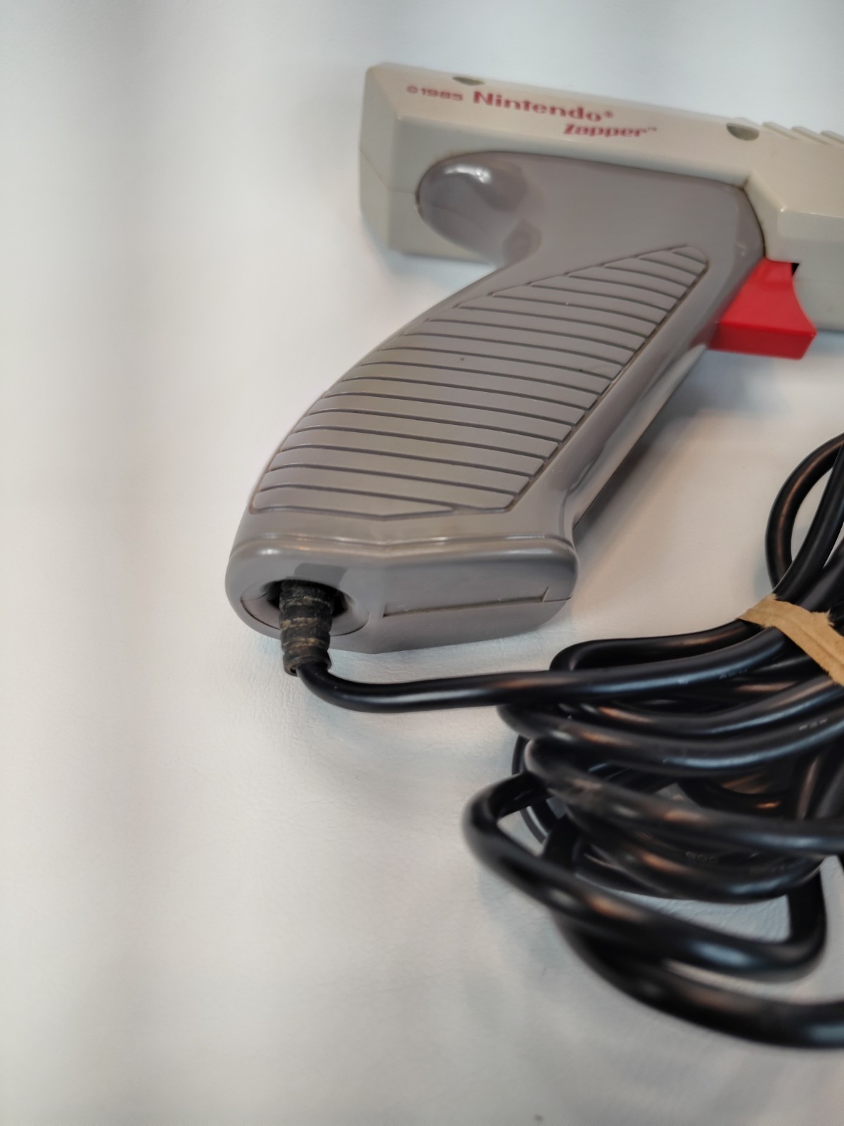 Official Gray Nintendo NES-005 Zapper Light Gun Controller …UNTESTED