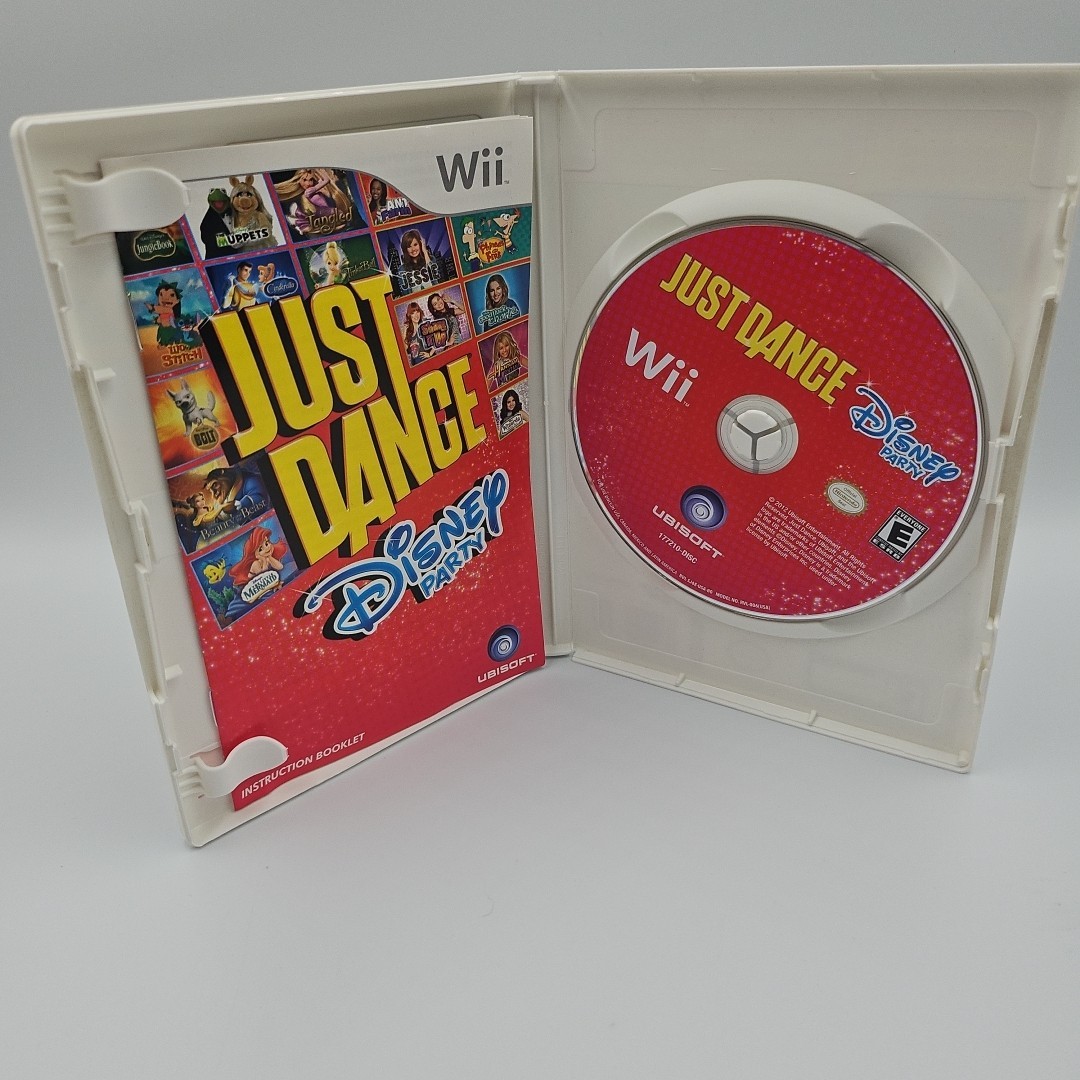 Just Dance Disney Party Nintendo Wii, 2012 In EUC CIB Ubisoft