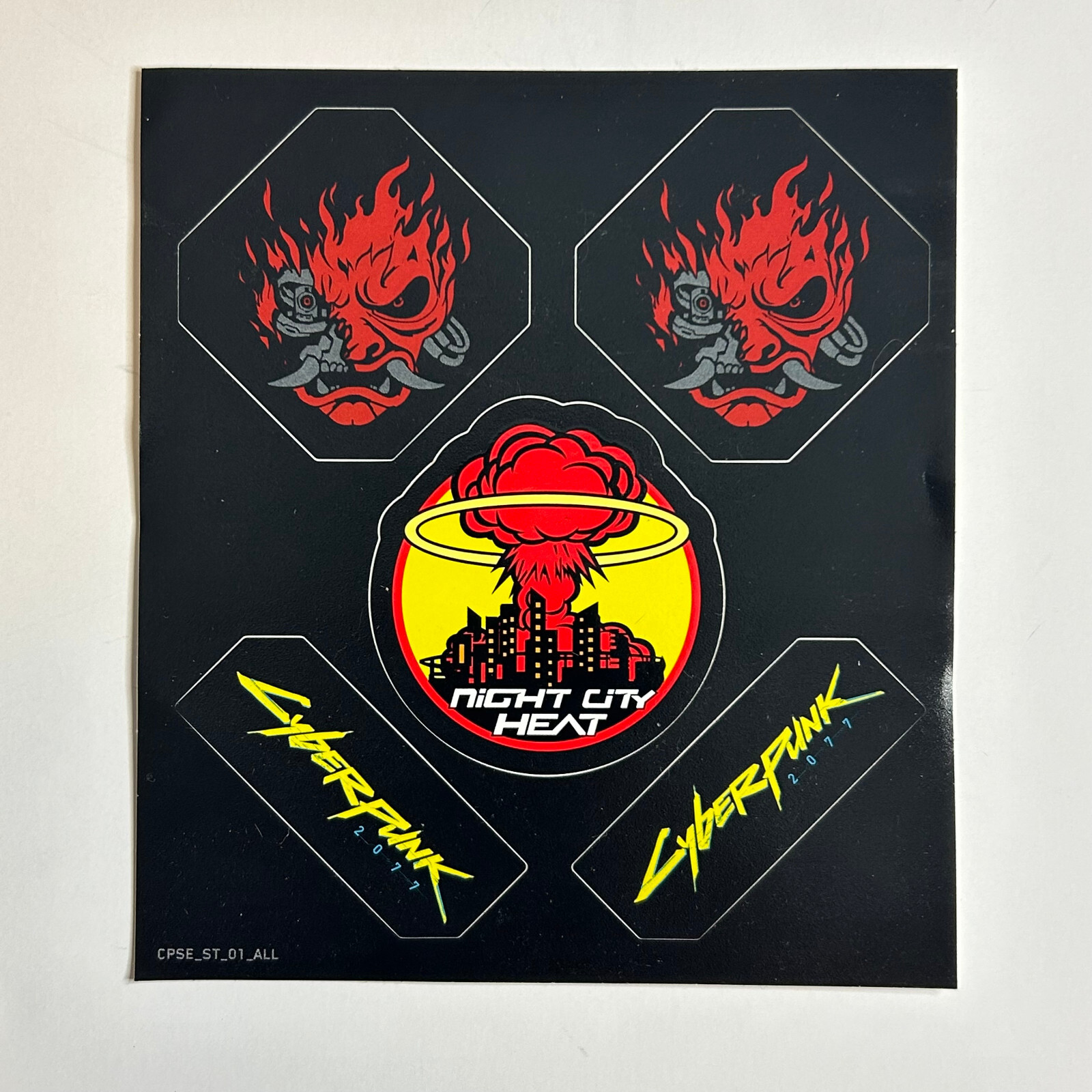Cyberpunk 2077 EXTRAS – 2x Night City Map 6x Postcards 10x Stickers, 2x Booklet