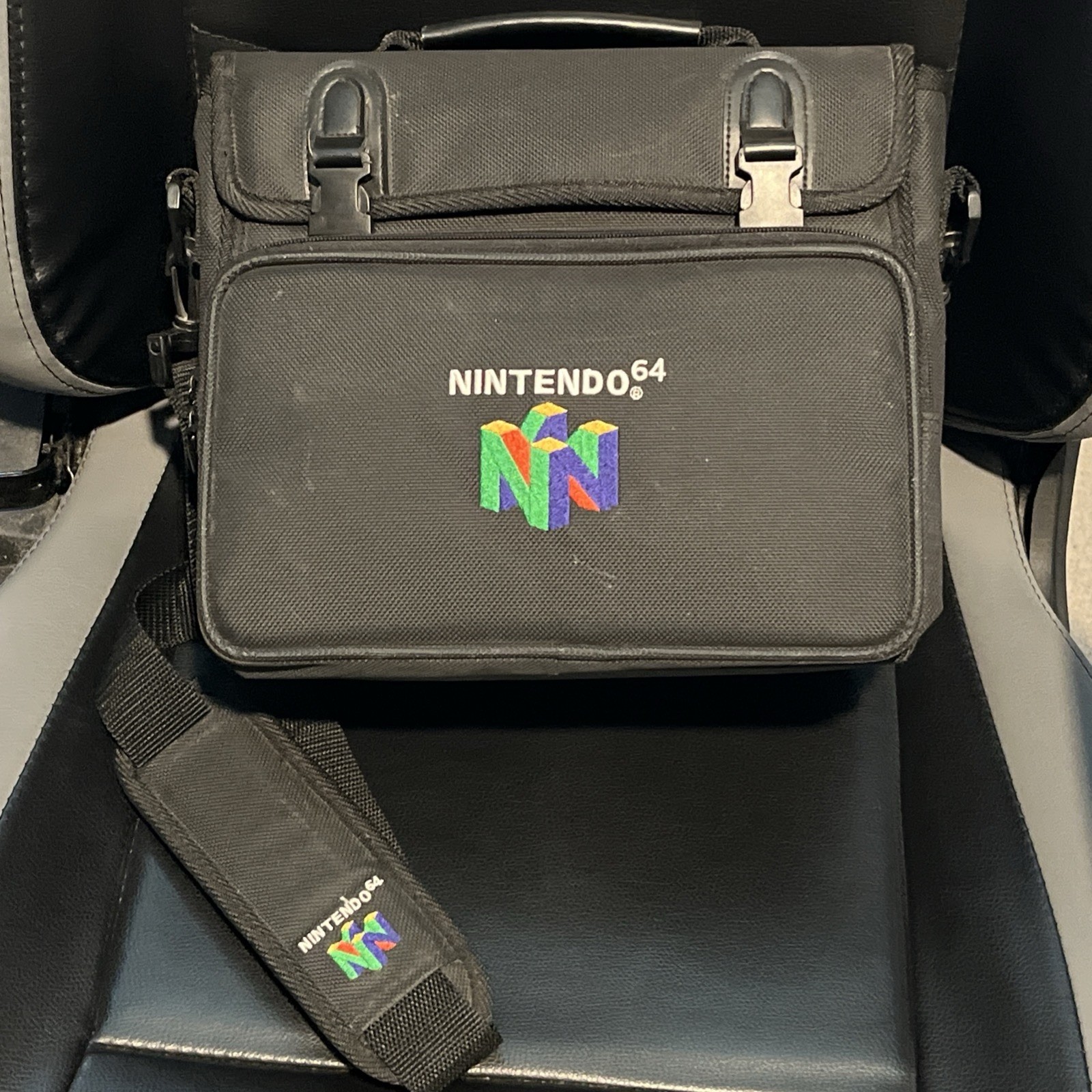 1997 Official OEM Nintendo 64 N64 Padded Carry Case Messenger Bag w/ Strap