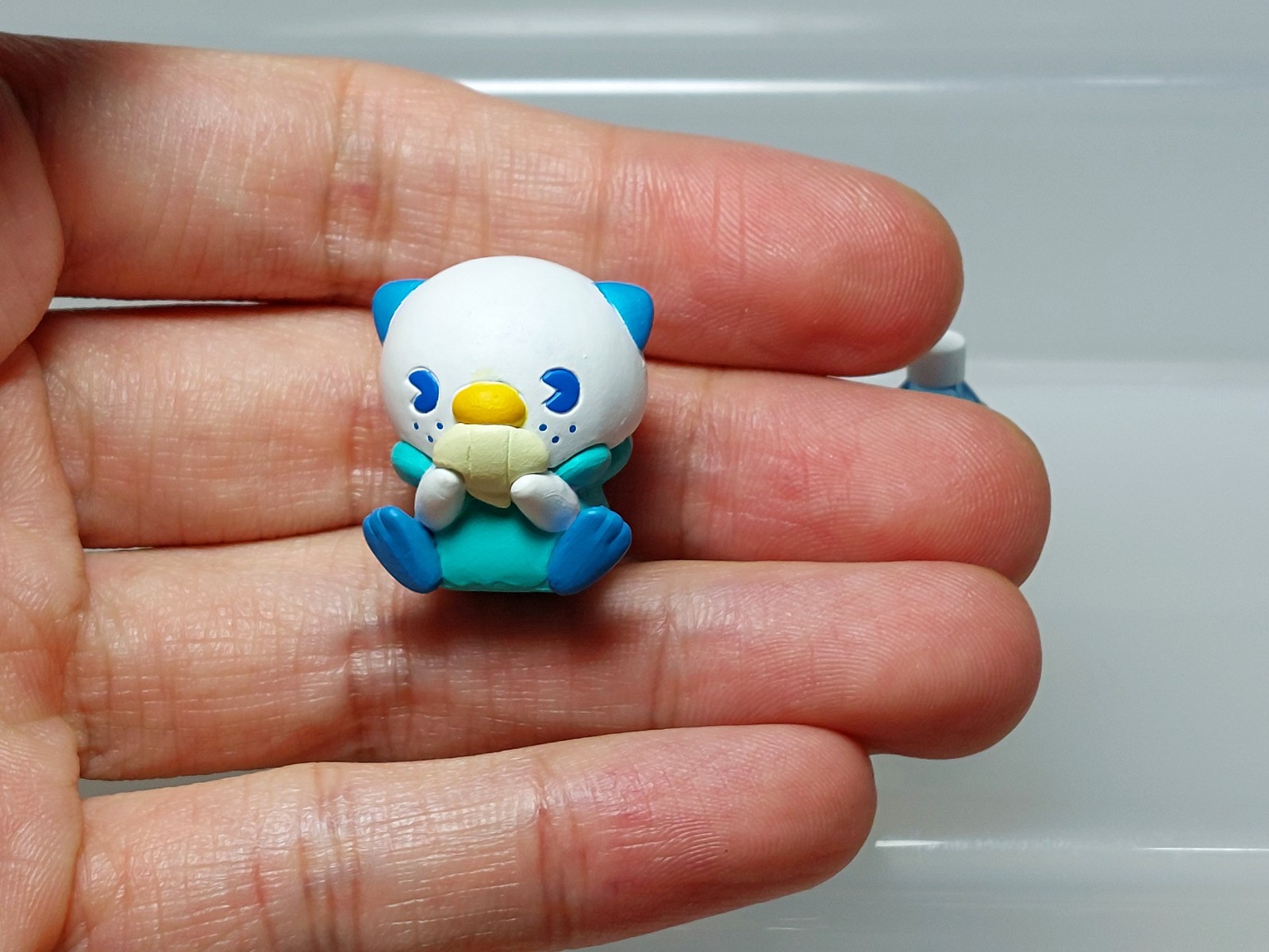 Pokemon Center Japan 2019 Figure Collection Oishii Mizu Oshawott F01 0.8in