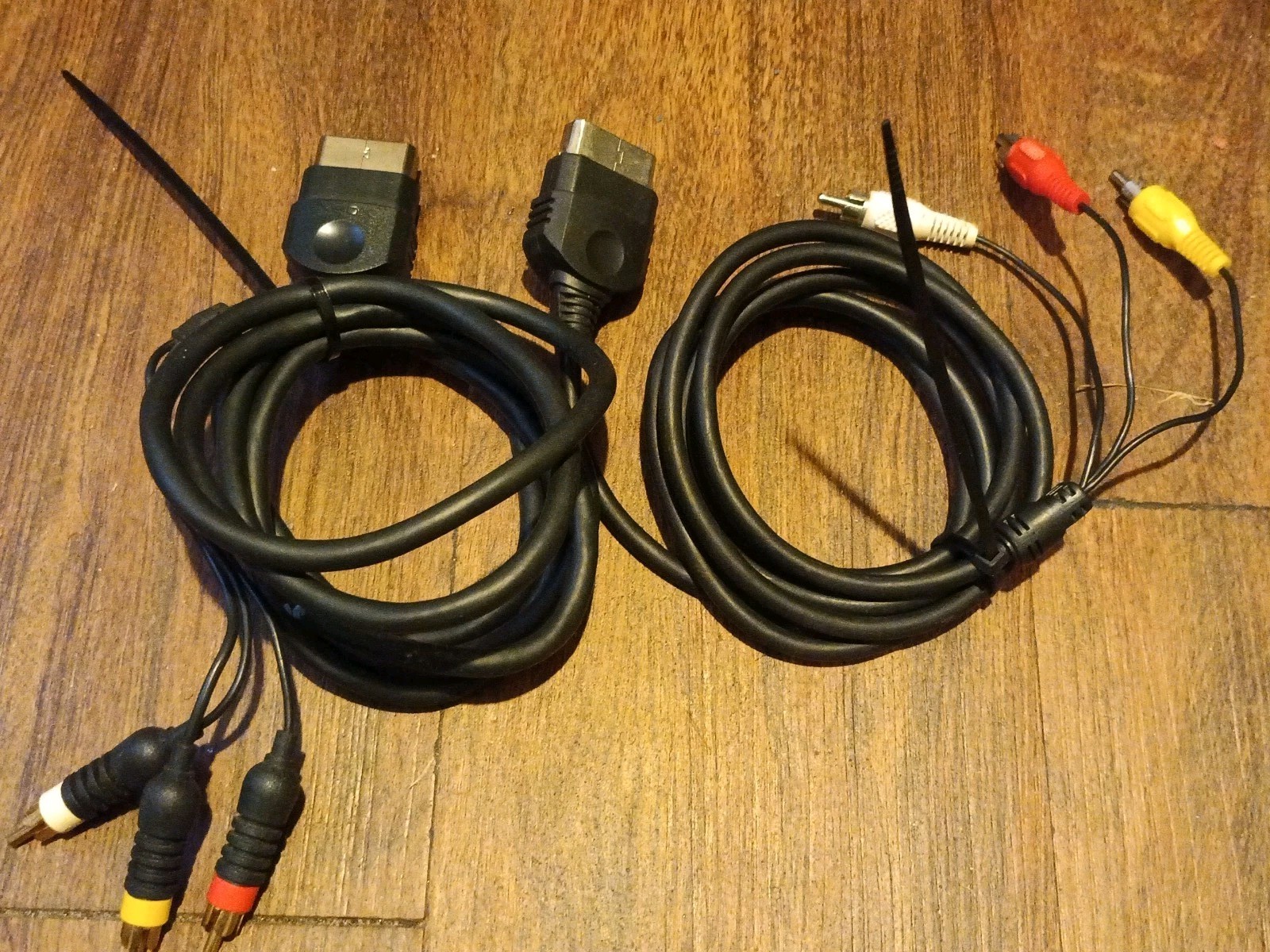 Original Microsoft Xbox (OEM/Unbranded) A/V Cable Lot Of 2.