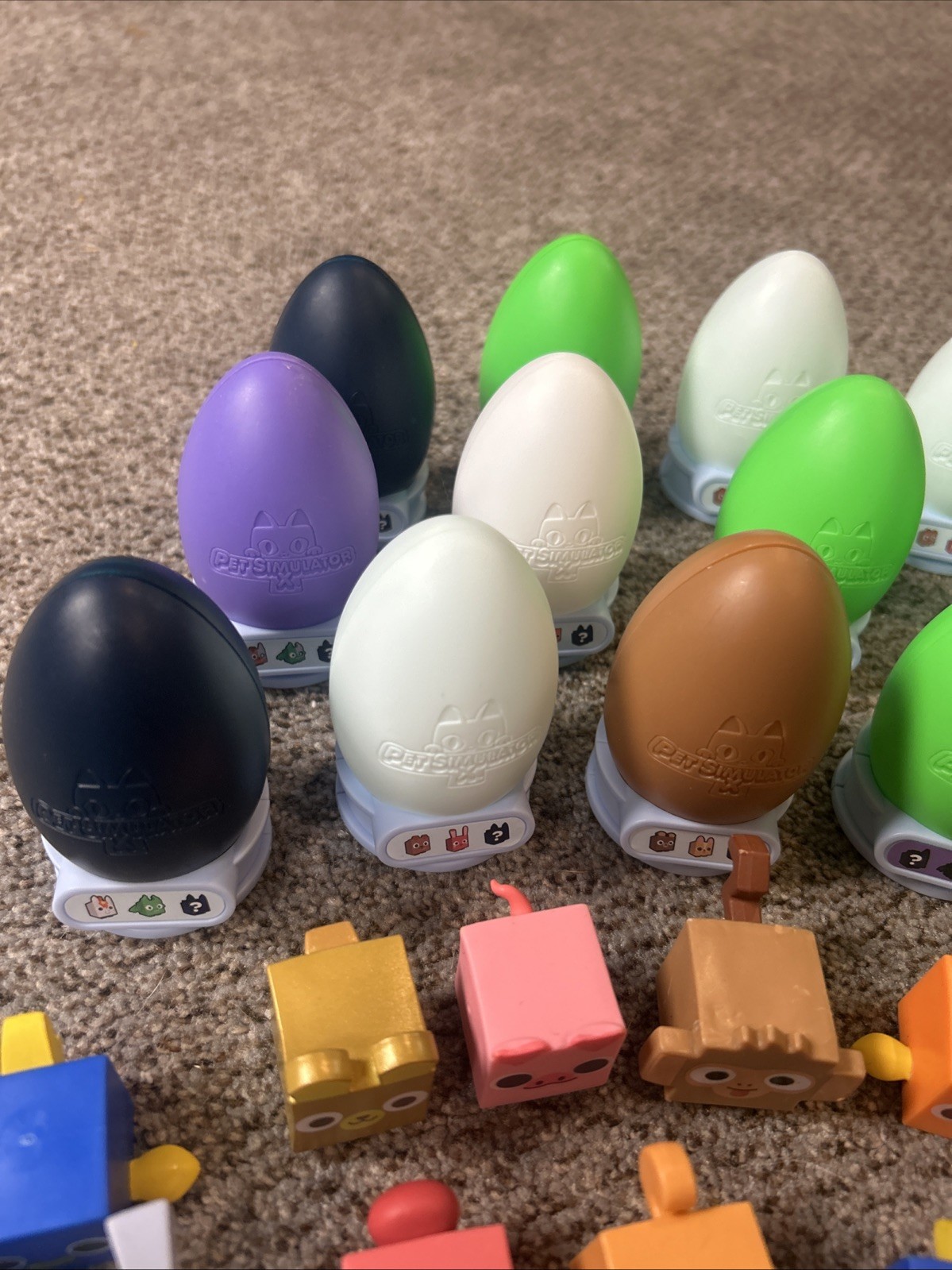 Pet Simulator X Series Large Lot Eggs Figures Keychains