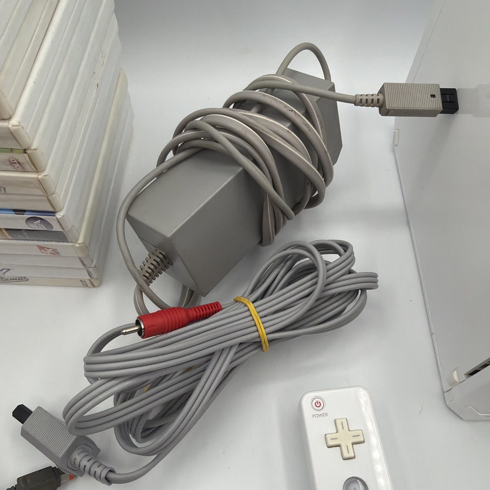 Nintendo Wii RVL-001 Console Bundle 1 Controller 1 Nunchuck 16 Games Tested
