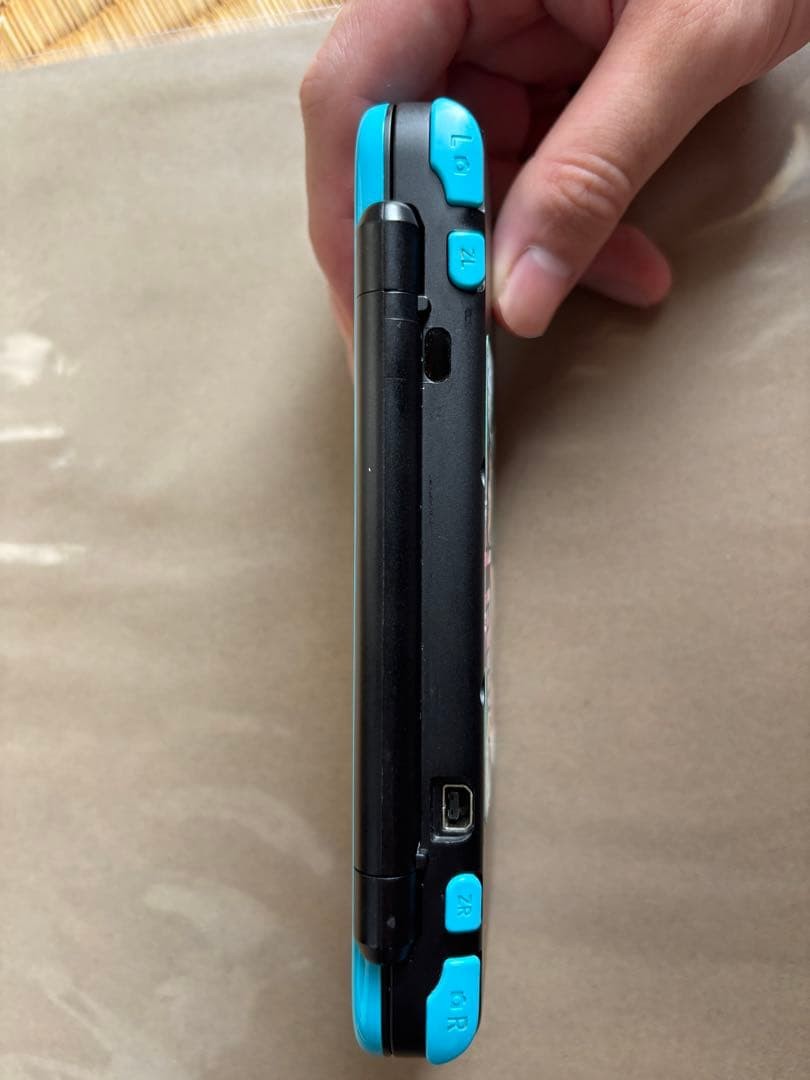 New Nintendo 2DS LL Console Black x Turquoise