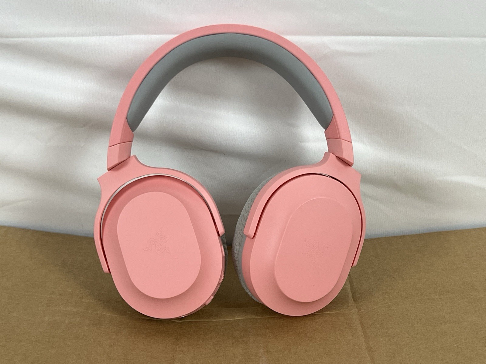 Razer Barracuda X Quartz Edition Wireless Bluetooth Over-Ear Headset – Pink