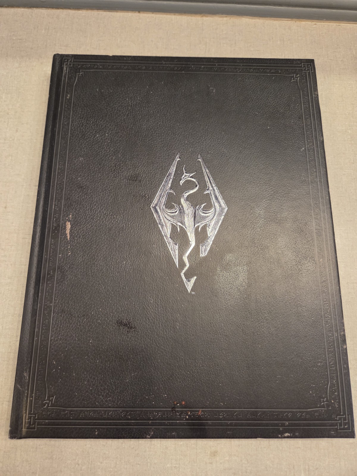 The Elder Scrolls V: Skyrim Collector’s Edition Art Book (2011, Hardcover)