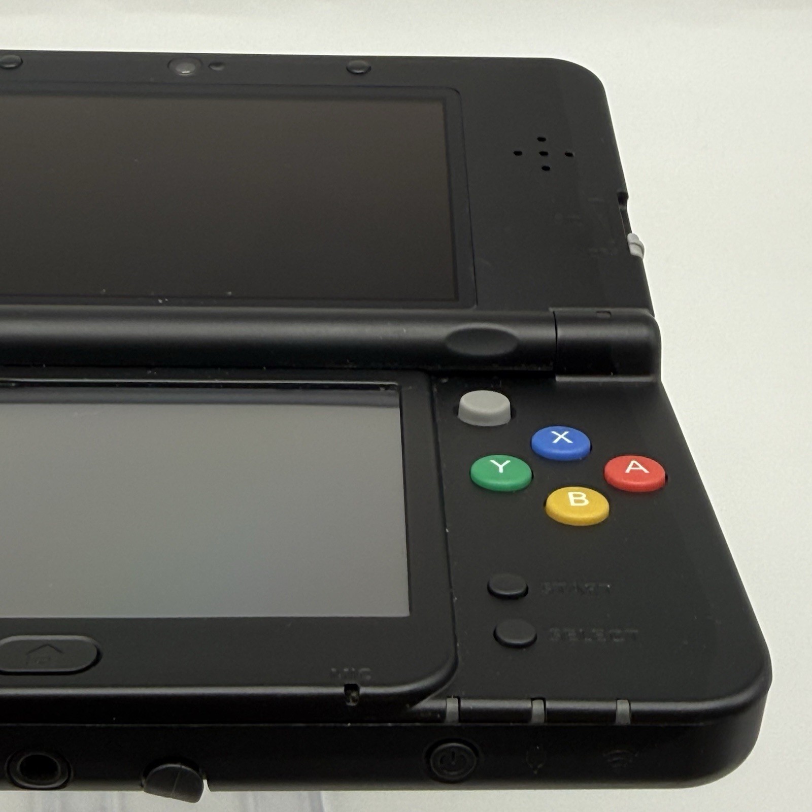 “new” Nintendo 3DS Super Mario Black Special Edition Console w/Charger – Tested