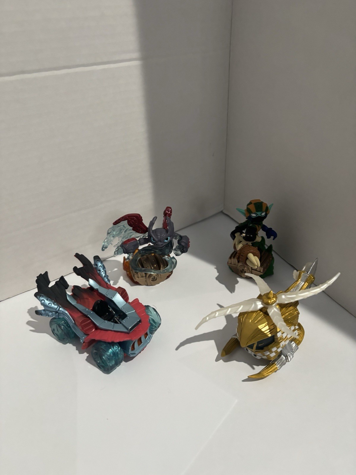 A large batch of skylanders Check The Description For More Info