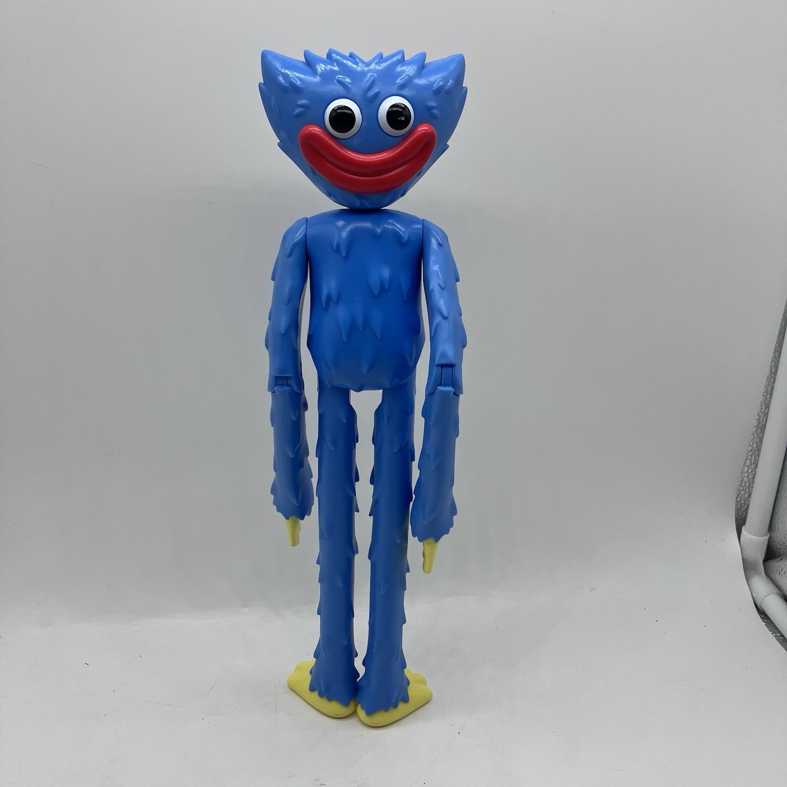 Poppy Playtime Huggy Wuggy Deluxe Face Changing Action Figure Series 1 12″ Tall