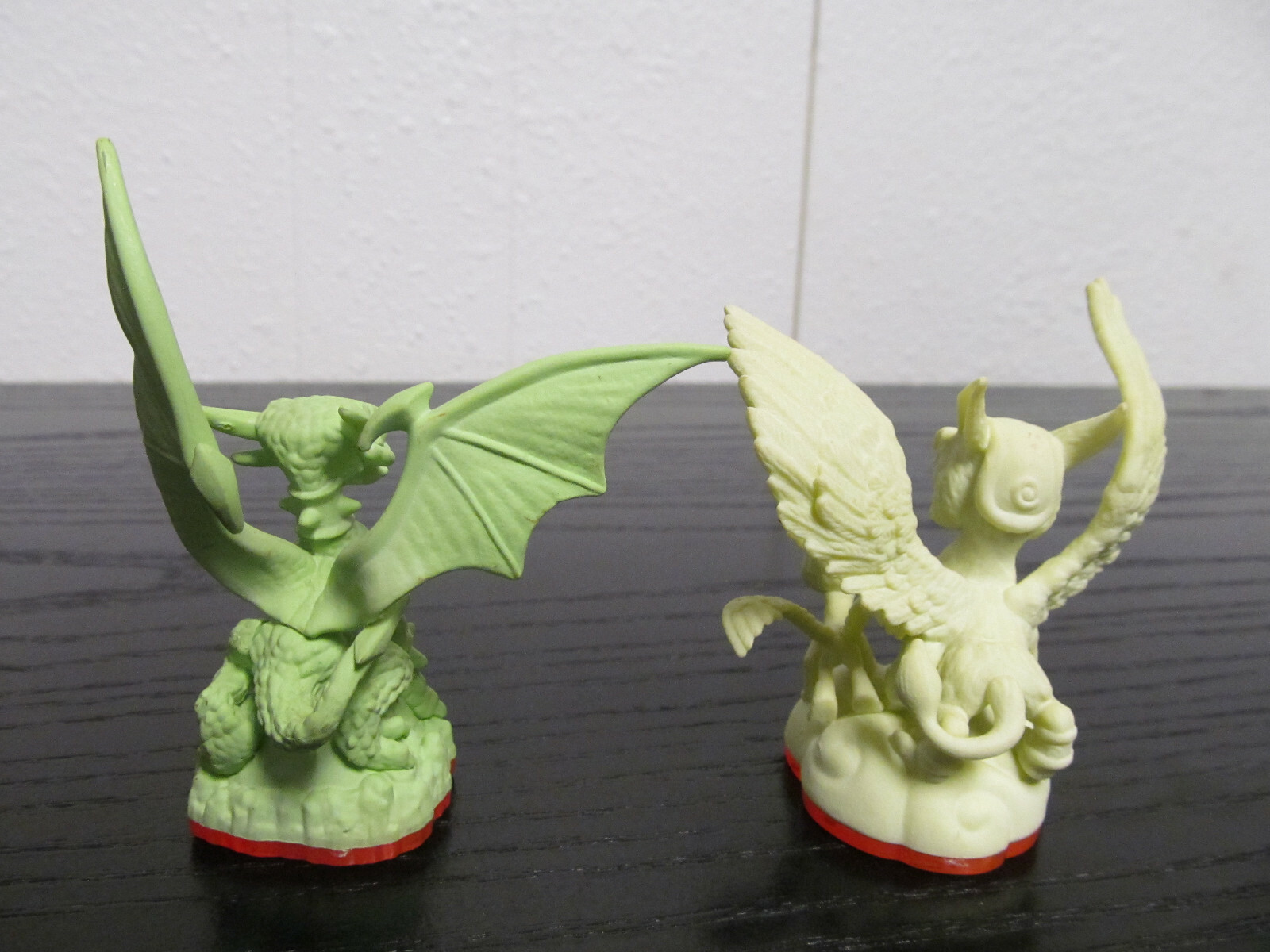 2012: Skylanders Giants ( Glow In Dark ) Sonic Boom & Cynder FIGURE ( Lot Of 2 )