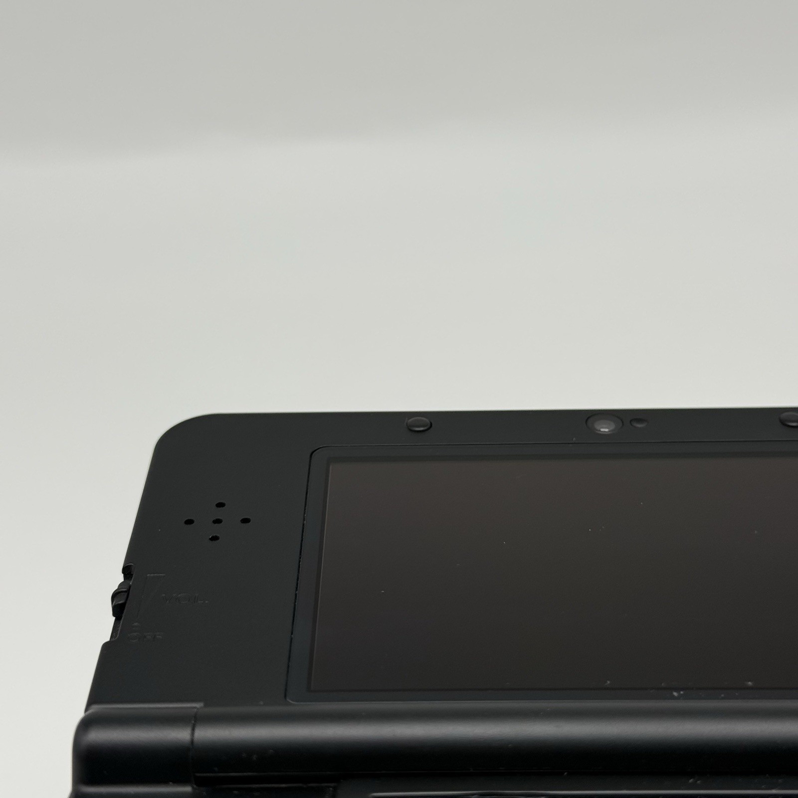 “new” Nintendo 3DS Super Mario Black Special Edition Console w/Charger – Tested