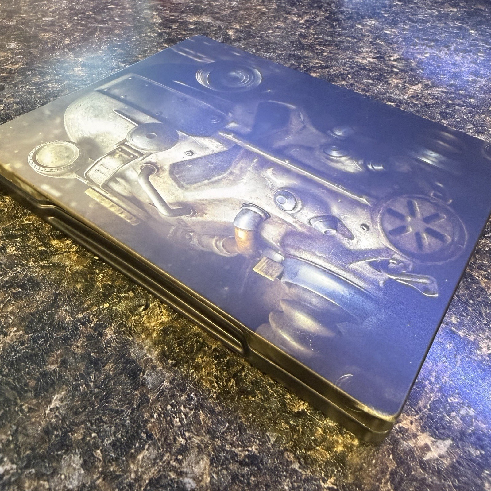 Fallout 4 (Microsoft Xbox One) Collector’s Steelbook Edition No Disc Broken Tab