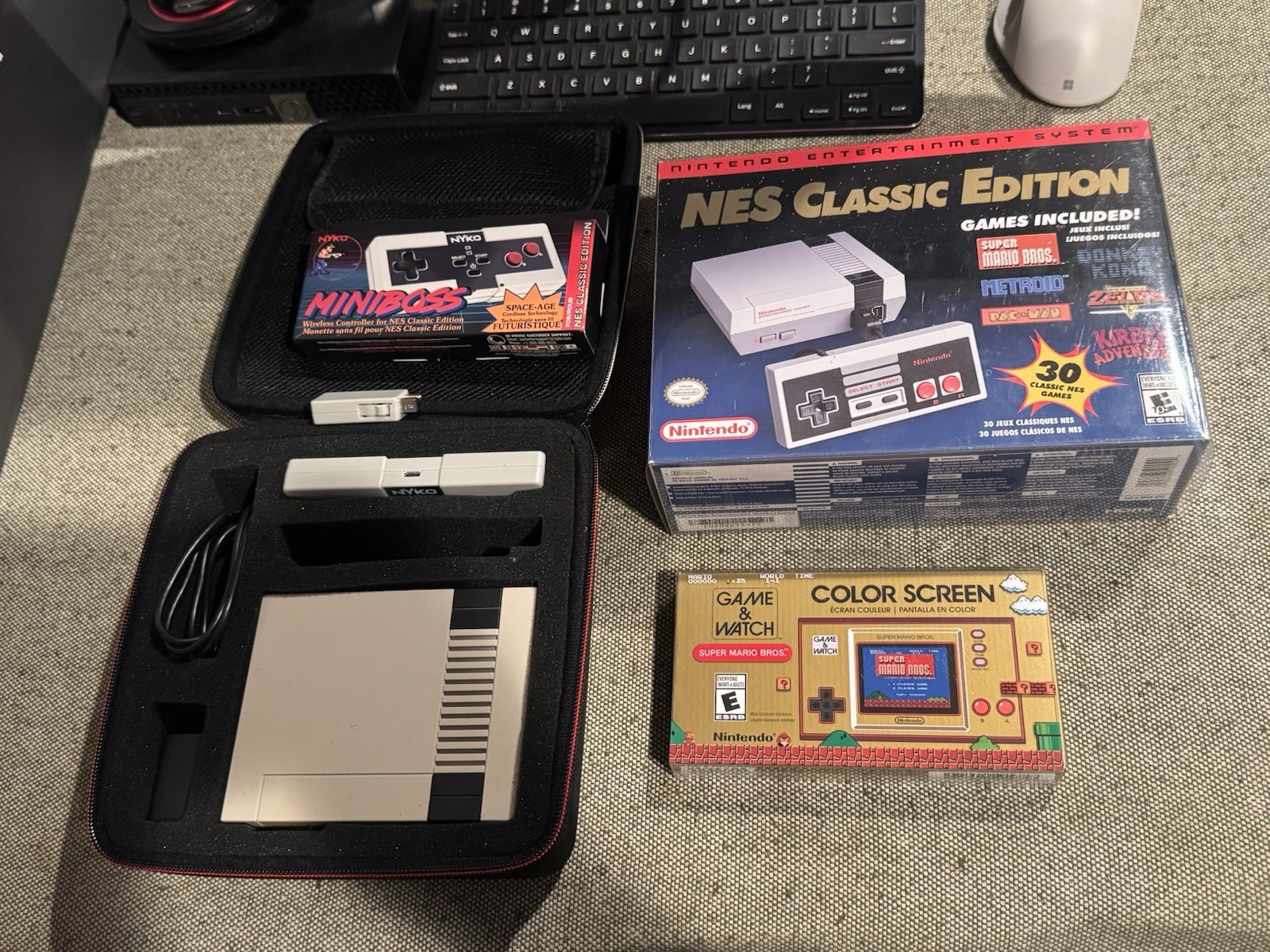 NES Classic Edition + Case + Wireless Controller + 35th Anniversary Game & Watch