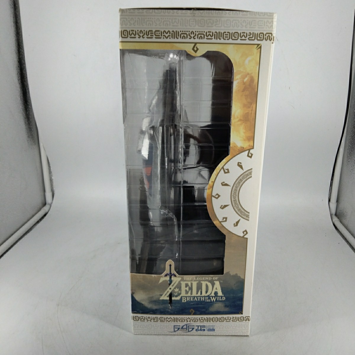 The Legend of Zelda Breath of the Wild HYLIAN SHIELD Statue Open Box