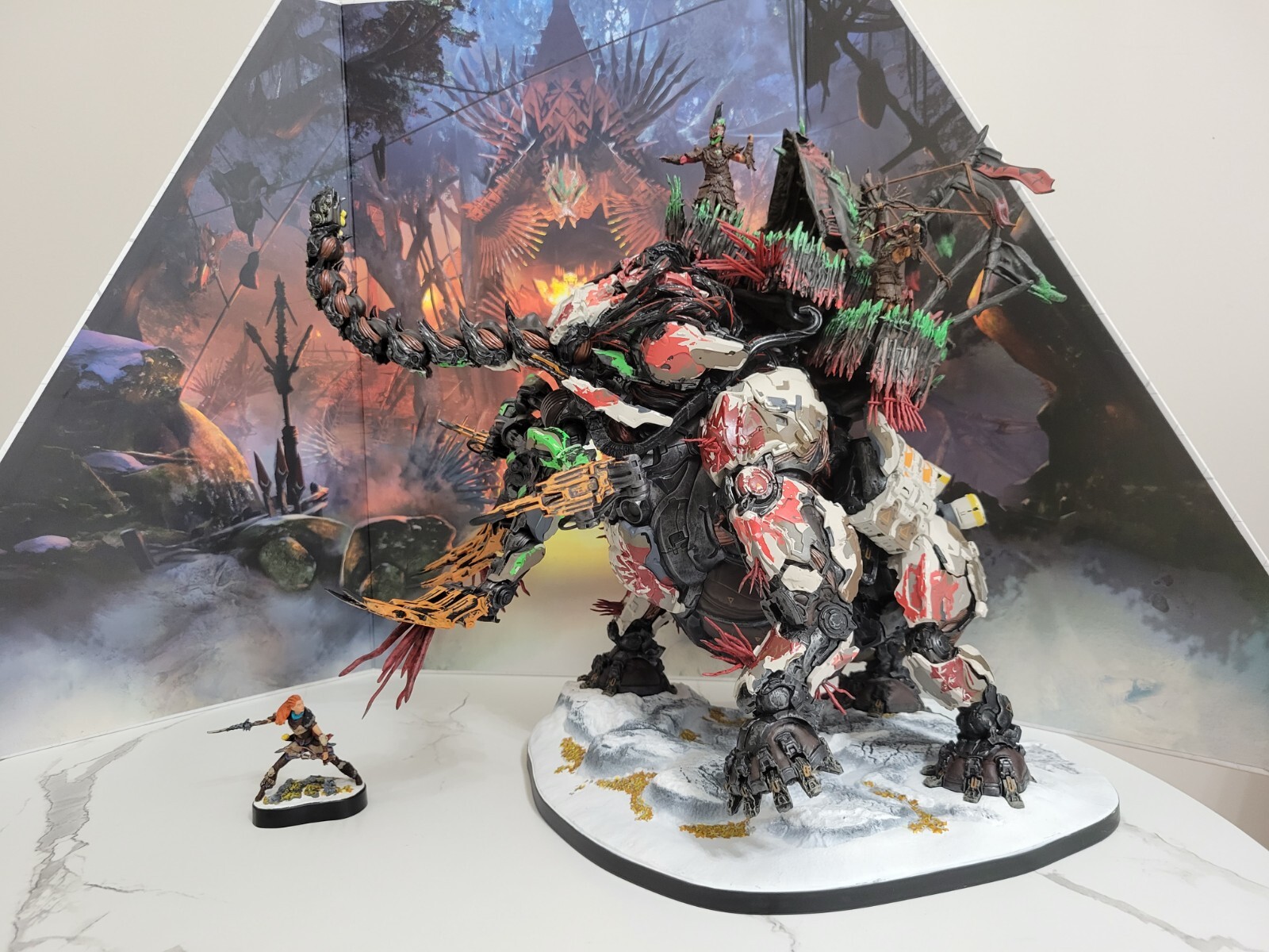 Horizon Forbidden West Regalla Edition Tremortusk Mini Aloy Statue & Background